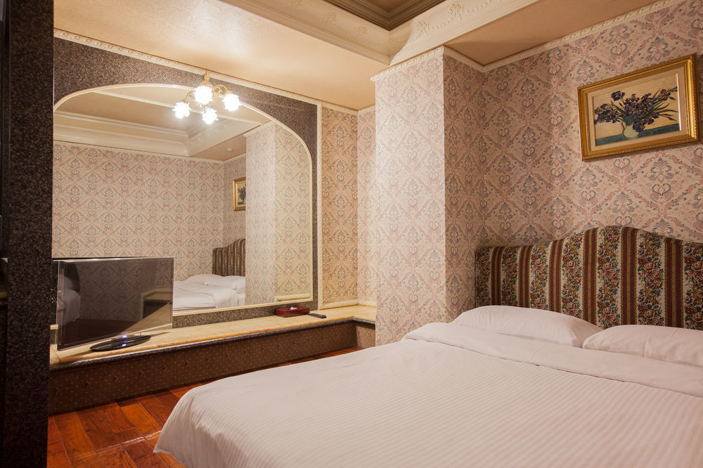 Mila Hotel Taichung Exterior foto